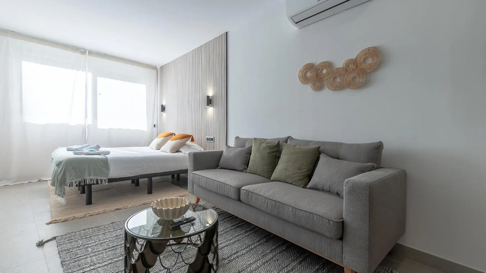 Studio La Malagueta By Sharingco Malaga Apartment