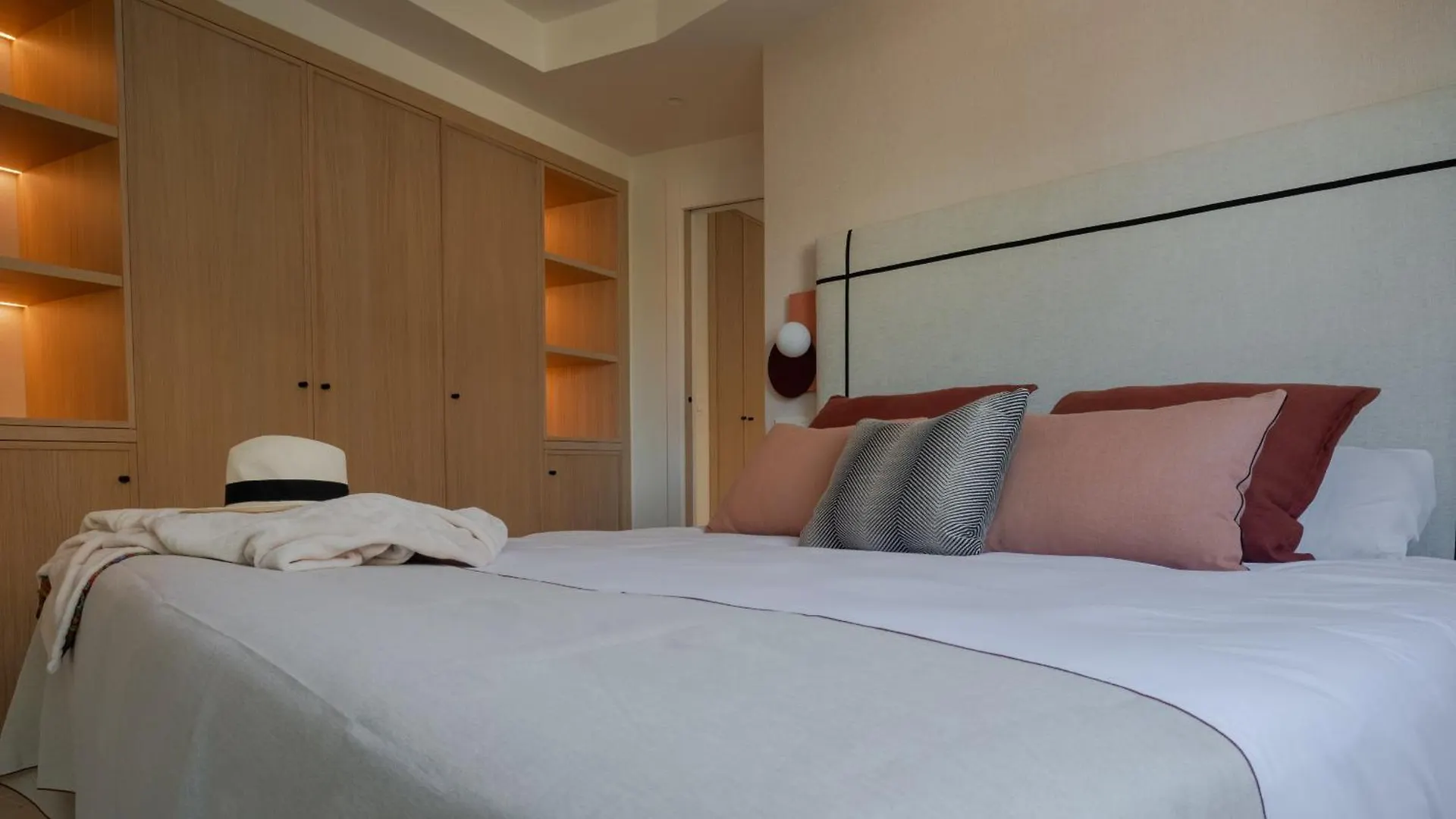 La Malagueta By Sharingco - Estudios Y Apartamentos Premium En Muelle Uno 0*, Malaga Spain